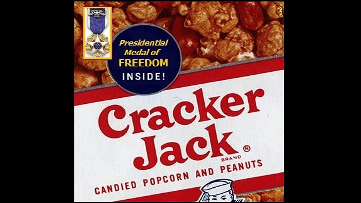 gbrevoort's tweet photo. .@Jim_Jordan @DevinNunes #MedalOfFreedom #MedalOfFreedomLOL #GivingThemAway #MedalOfFreedomCheapened #CrackerJack #PrizeInside #gwb5 https://t.co/OO7yp4RrFV