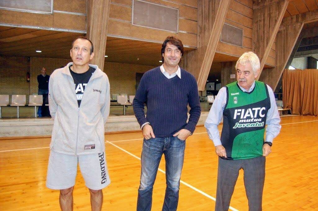 villacampa8's tweet image. Avui fa 80 anys el President Pascual Maragall. El home que sàpiguen que tenia la malaltia del Alzheimer va dir que lluitaria contra ella al 2007. Gràcies per l ‘esforç de la seva fundacio @fpmaragall per la recerca i divulgació de la malaltia. @Penya1930