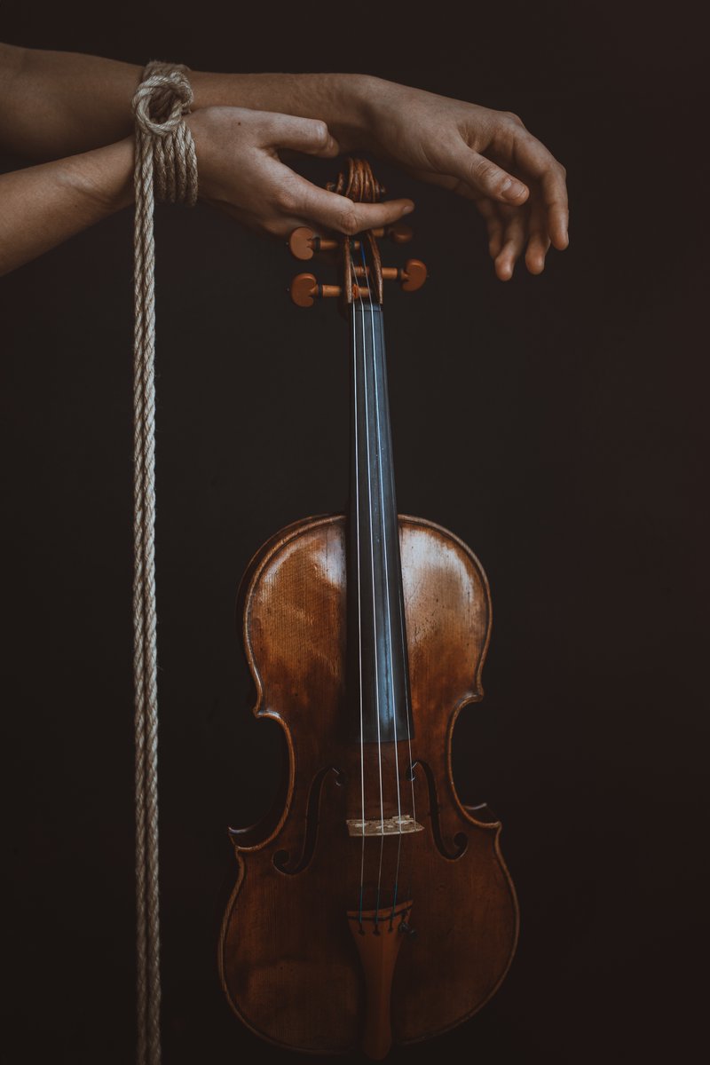 ElenaStrawberry's tweet photo. isa and her violin <3

#shibari #shibariart #shibariphotography #kinbaku #ropeart #ropephotography #girlsinropes #music #violin #moody #dark #darkart #portrait #artsy #musician #elenastrawberry #love #light https://t.co/6VQjEjgEHY