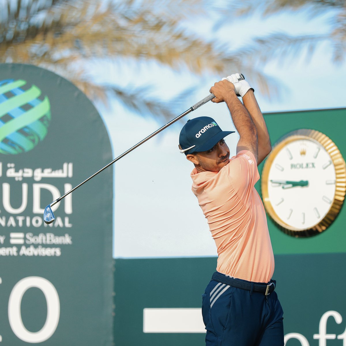 SaudiIntlGolf's tweet photo. Saudi's 𝙛𝙞𝙧𝙨𝙩 𝙚𝙫𝙚𝙧 𝙥𝙧𝙤𝙛𝙚𝙨𝙨𝙞𝙤𝙣𝙖𝙡 𝙜𝙤𝙡𝙛𝙚𝙧, Othman Almulla, will once again represent Saudi at the 2021 Saudi International 🇸🇦 See you soon, @OthmanAlmullaSA 😎

#SaudiIntlGolf https://t.co/mG4tNynmg6