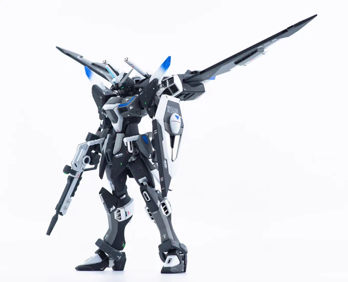 #ガンダムSEED
SEED系機体って感じで!
そろそろ見ないと… 