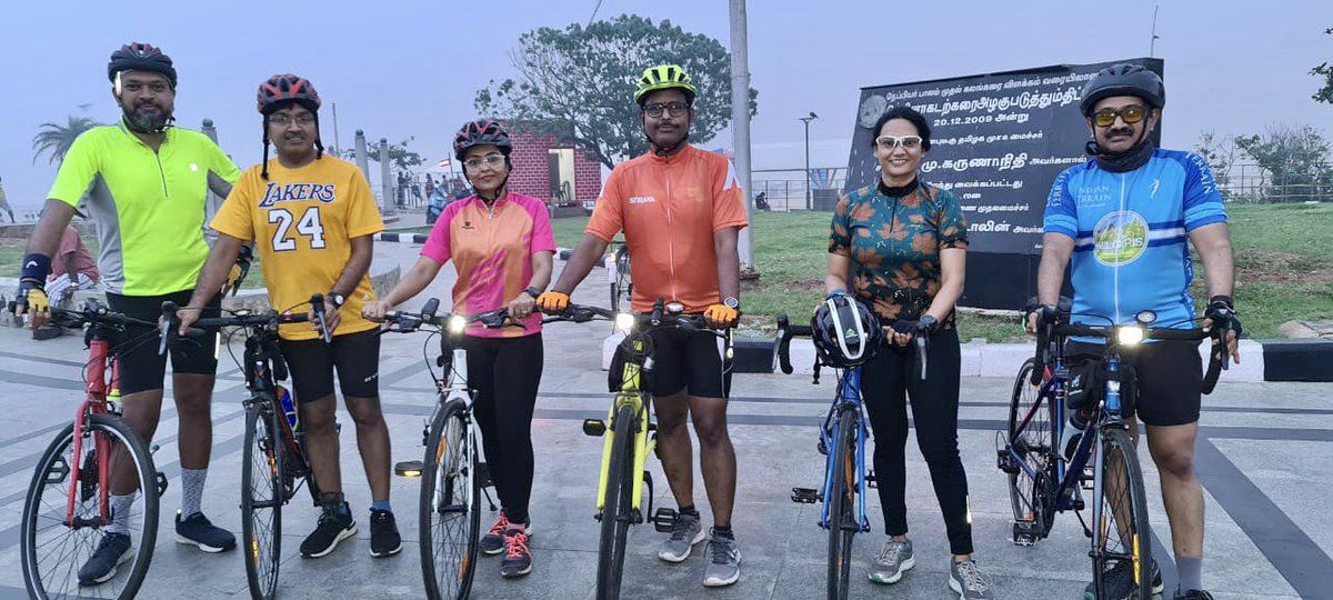 Lovely mornings with the beautiful marina beach ride,thanking ⁦@kalaignar89⁩ @mkstalin⁩ for the beautification project implemented under their regime making marina more beautiful #chennaicycling #marinaride