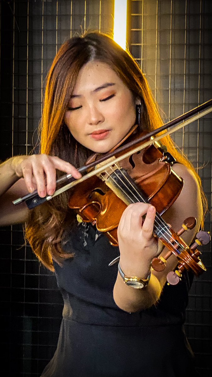 stradivari_stra's tweet photo. Music Video Project https://t.co/nV7BHAXdow