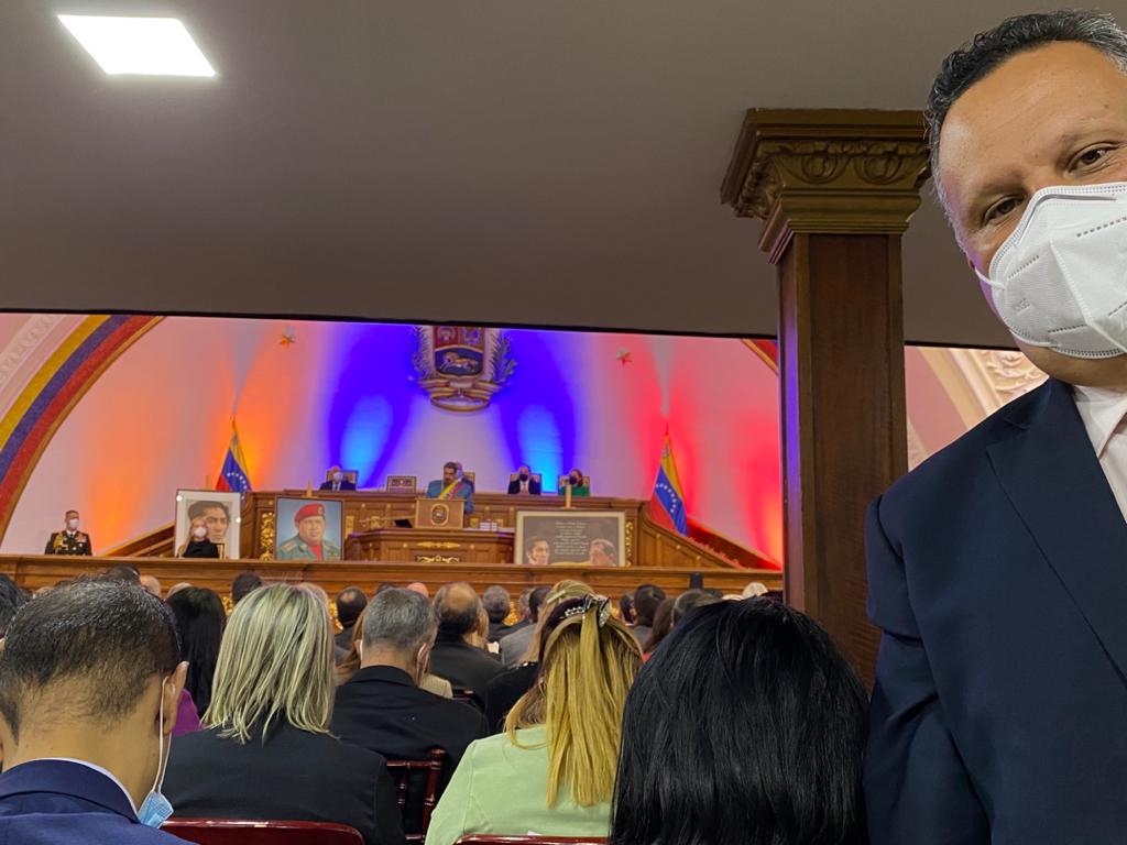 Diputado @YolmarGudiñoPsuv Presidente AN <a href="/jorgepsuv/">jorge</a> 
<a href="/NicolasMaduro/">Nicolás Maduro</a>  regresa a la casa del pueblo, la nueva Asamblea Nacional, para rendir su mensaje anual.  Brillante bitácora de las incesantes luchas libradas x nuestro pueblo en 2020. Unidos Vencimos! Unidos Venceremos!