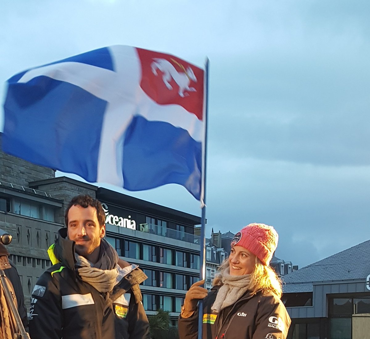 jeancoudray's tweet photo. Encore la meilleure moyenne sur 24h dans le groupe de tête pour @LouisBurtonOff sur @bureauvallee Arrivé sur le podium, rien ne l'arrête !
Go Louis! #VendeeGlobe https://t.co/J4eJAUh5PD
