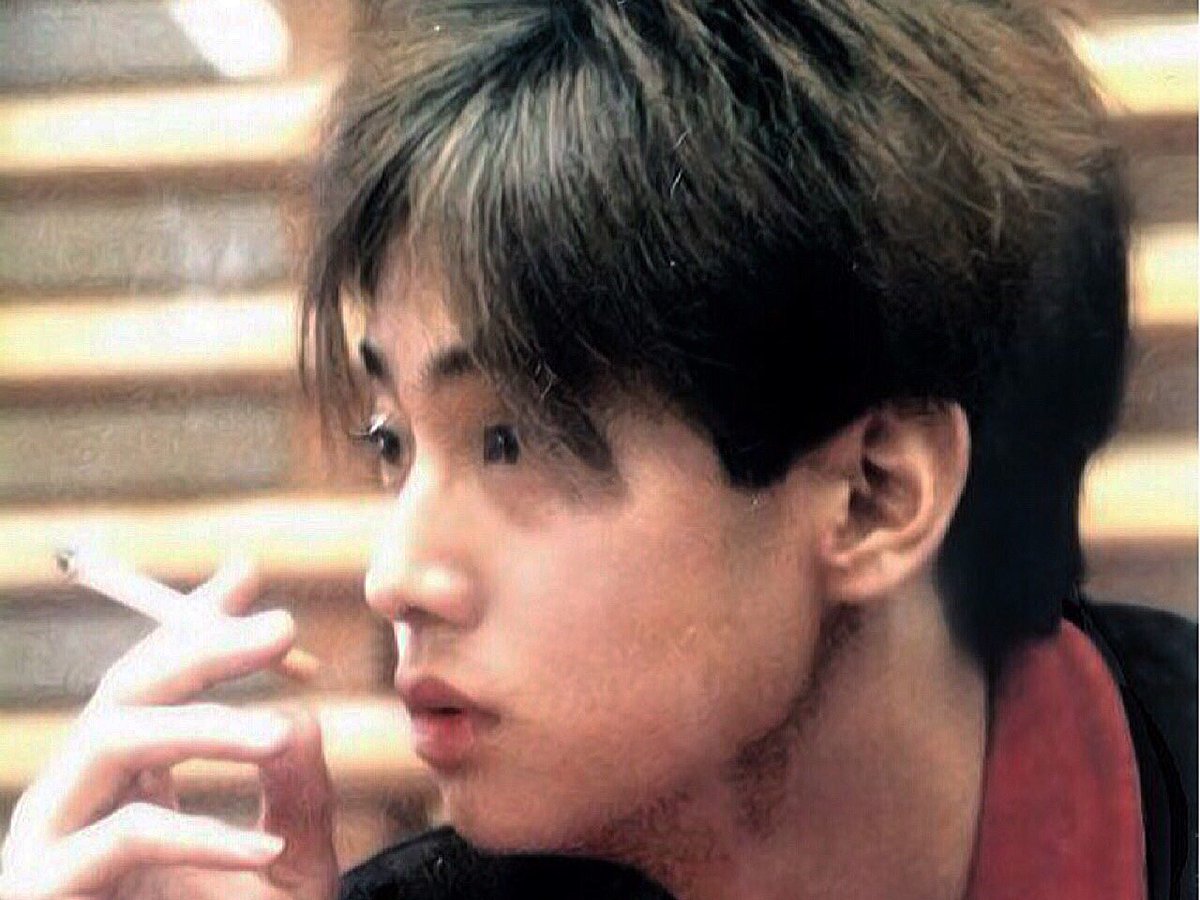 Call 今日はタバコの日との事 この若さでスカした喫煙写真 今のご時世なら絶対ngだろな 笑 中居正広 可愛いけどさ