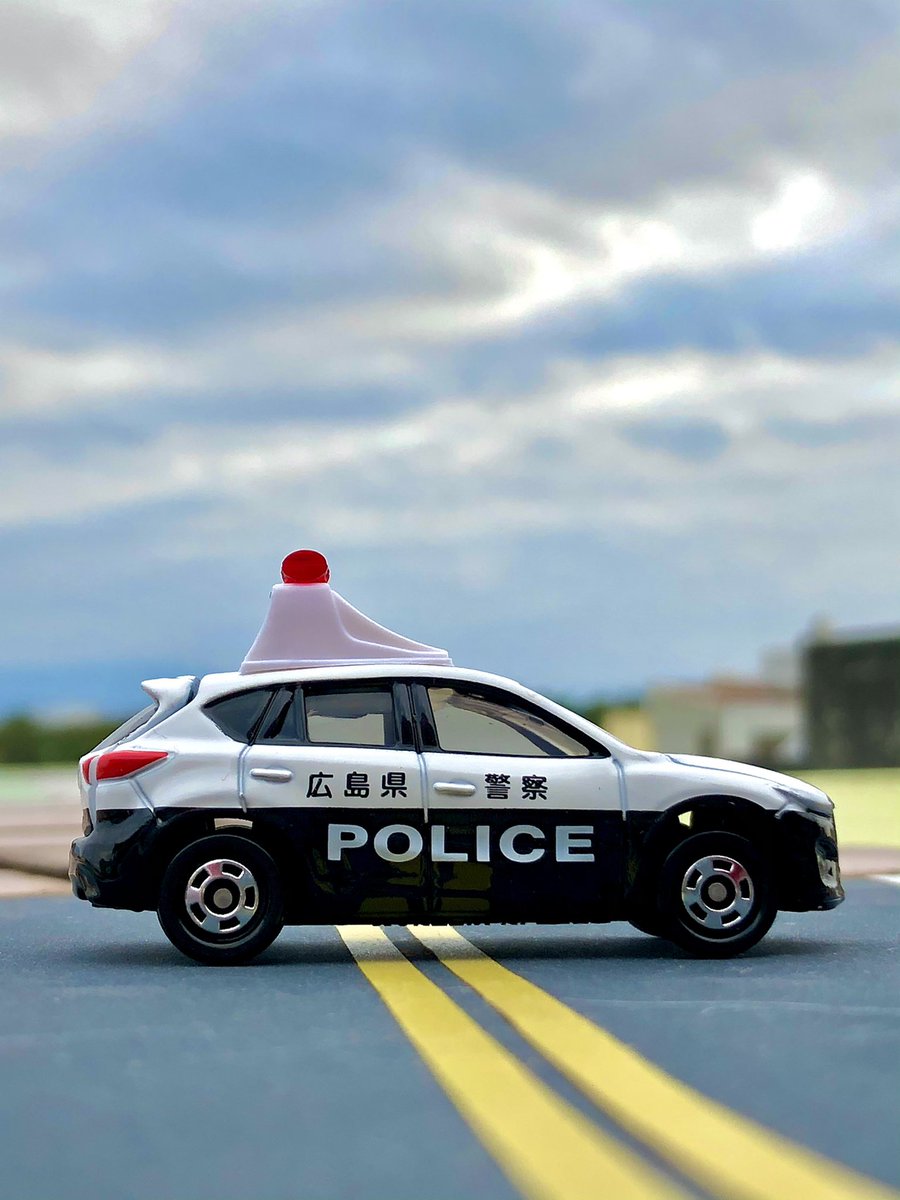 MiniTomica's tweet photo. 平平凡凡的一天
Tomica 082 Mazda CX-5 Police Car

#Tomica #082 
#Mazda #CX5 #PoliceCar
#多美小汽車 #82號  
#馬自達 #CX5 #警察車
#台灣 #taiwan #トミカ
#2015年9月 #模型車攝影 https://t.co/N8Xof8xhya