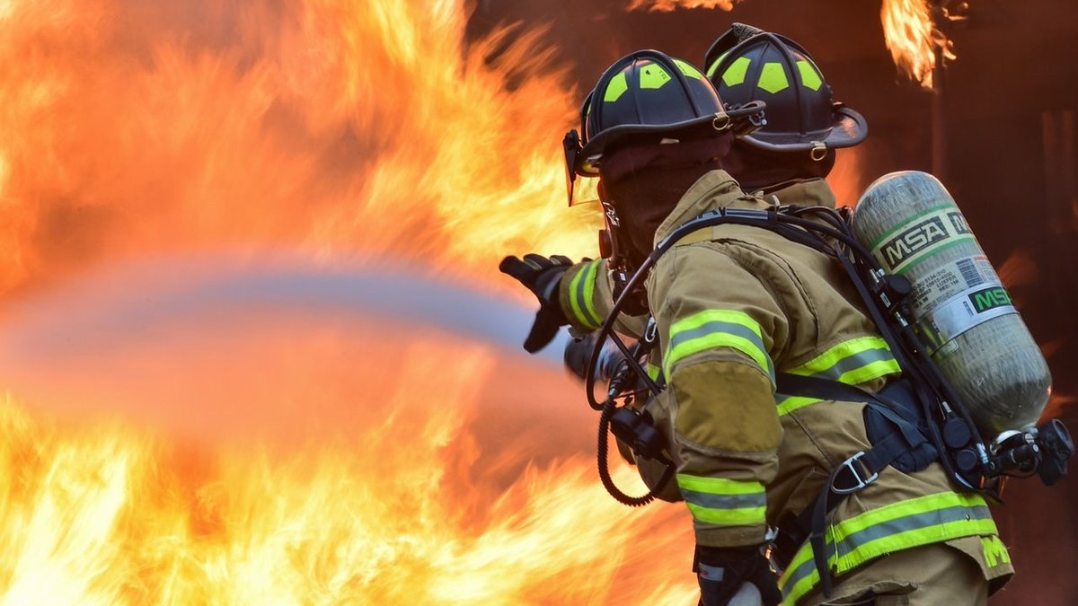 Basic #firefighters #Training 
✅Course description
On completion of the course, the successful learner will be capable of identifying, containing, preventing and extinguishing different types of fires by operating basic firefighting equipment.
Order here:
whse.co.za/product/firefi…