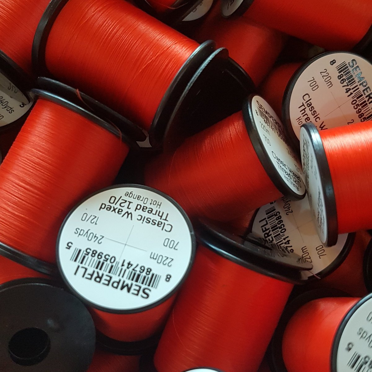 semperfli's tweet image. Love this colour of waxed thread! #semperfli #waxedthread