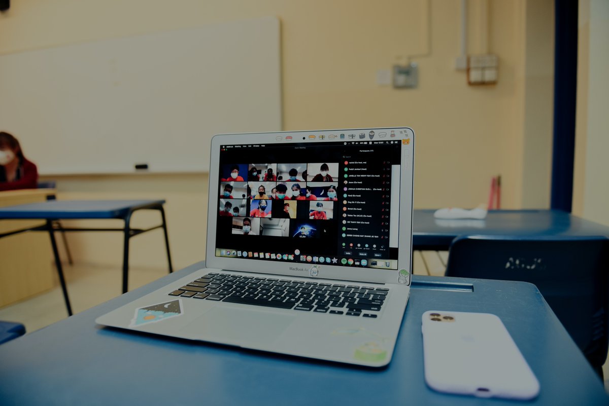 LSClondon's tweet photo. Mid-week with more zoomed classes, studying safely online 

#lsc #londonschoolofcommerce #zoomclasses #studyfromthesafetyofyourhome https://t.co/DHOizJSrgU