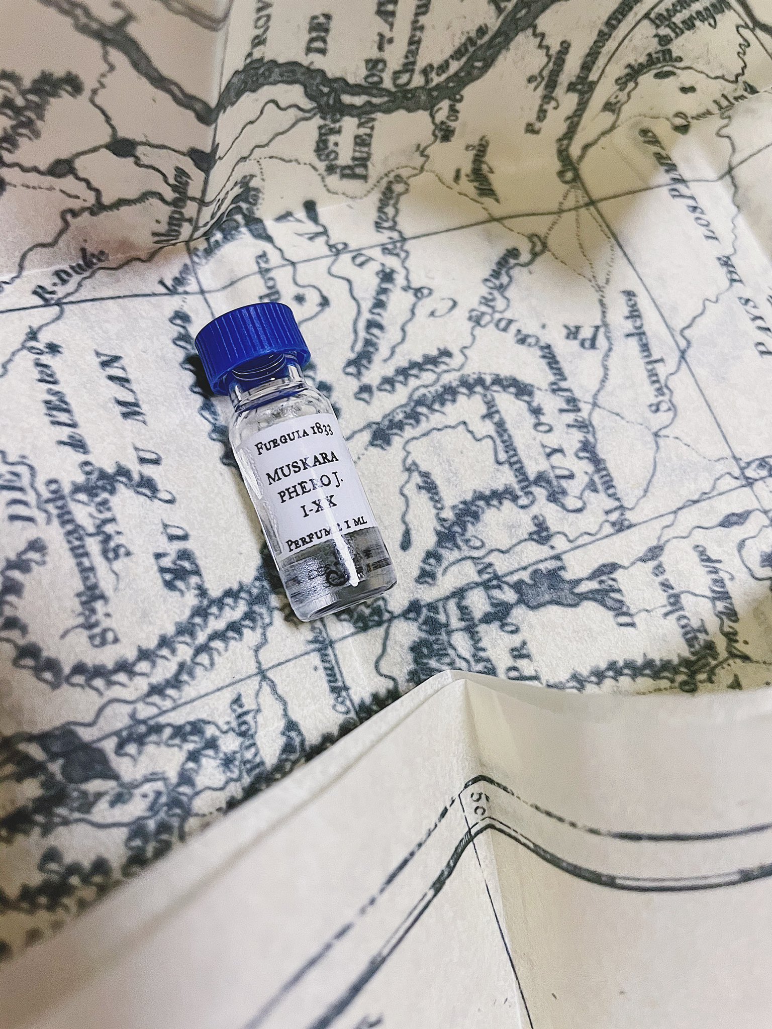 安らぎ 懇願する バブル 人 によって 匂い が 変わる 香水 と したい Rays Factory Jp