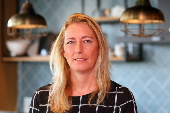 Deze maand in de column: Henny van Rijs werkt bij Hamilton Bright in Sneek. Via Pastiel werkt ze hier als cateringmedewerkster. Een functie die goed bij haar past!  
pastiel.nl/column-weer-va… #pastiel #hamiltonbright #wijgeloveninwerk #waarde