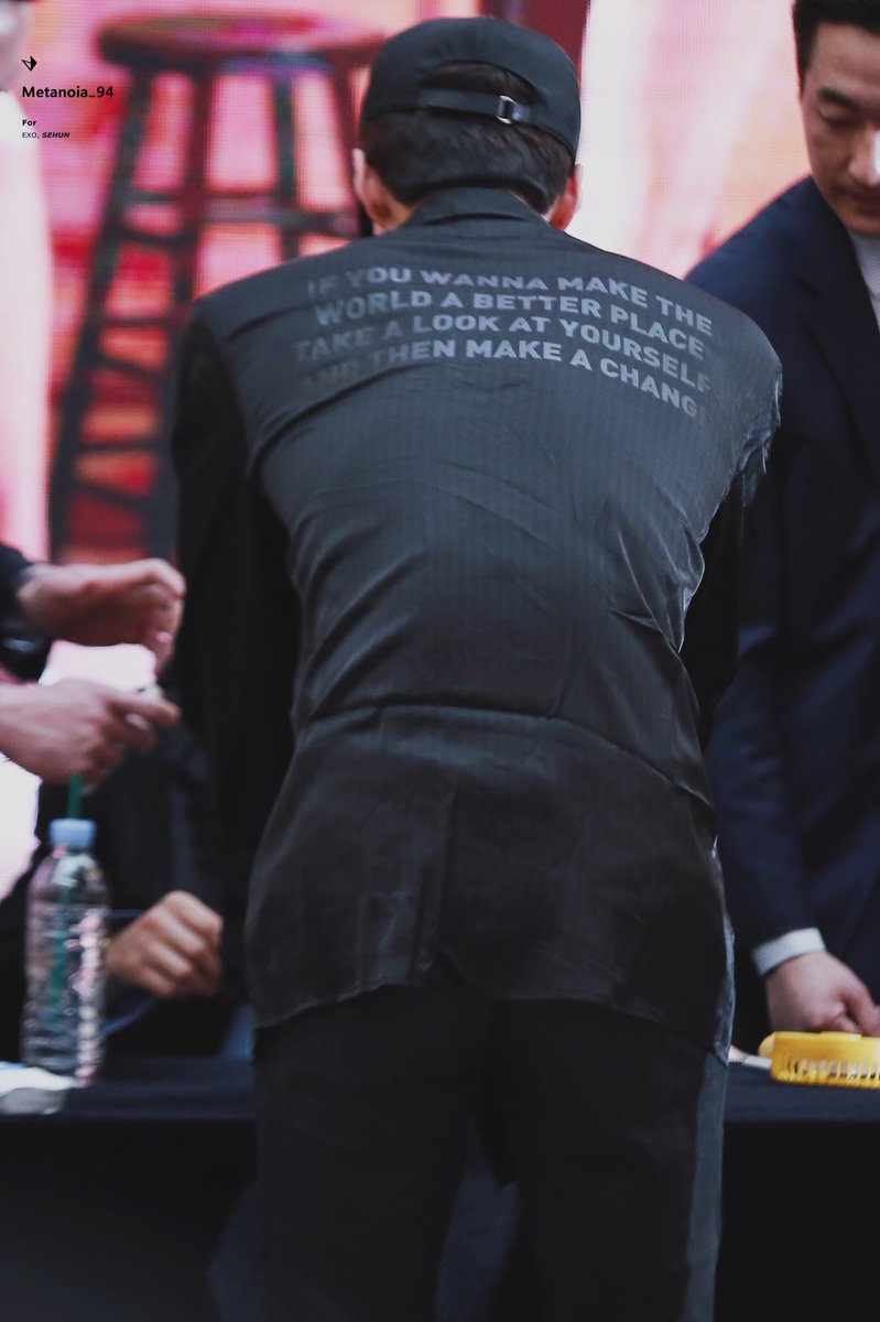 sehun’s iconic waist: a thread ♡