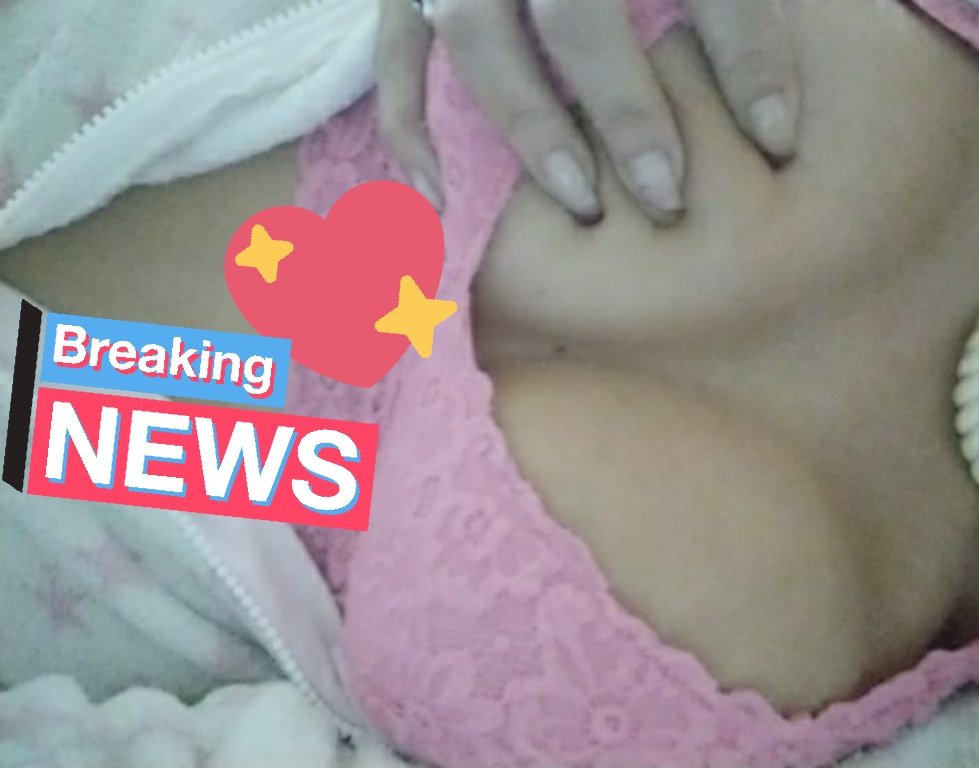 Fionaplay's tweet photo. 🔥Caliente levante👅💦😋🔥
Quien se anima para un Lametonazo? 
#calientes #TetaSelfie #cachondas 
@Fionaplay  https://t.co/nw3CmSrpO5 https://t.co/3BYjyZnmg6