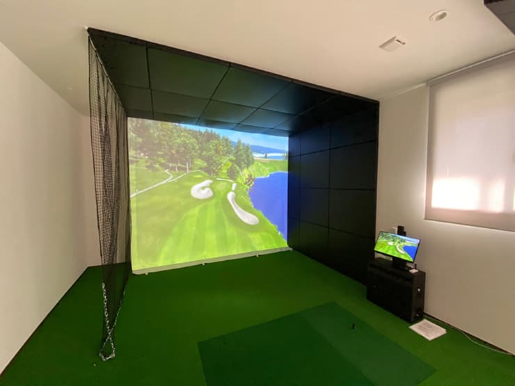ゴルフランド ゴルフシミュレーター販売メーカー 東京都の個人様ご自宅に 弊社ゴルフシミュレーター Joygolf Smart を設置いたしました 新築のご自宅一室に 趣味のゴルフの部屋を作ってシミュレーションゴルフを設置したいとご相談をいただきまし