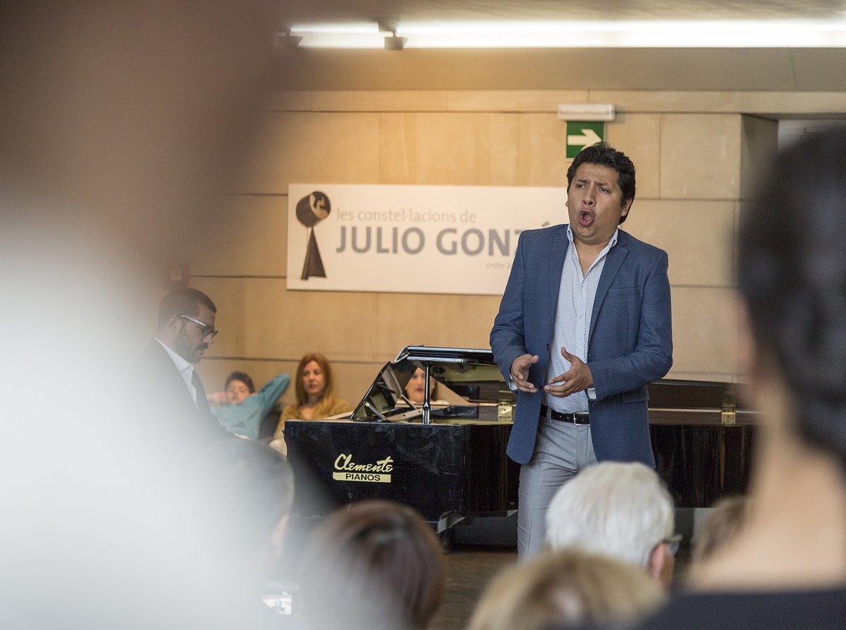 gva_IVAM's tweet photo. 🔲#activitatsIVAM Hoy vuelve la ópera con la actuación del Centre de Perfeccionament @LesArtsValencia con la mezzosoprano Amber Frasquelle, el barítono Oleh Lebedyev y José Jaime Hidalgo al piano.
📆Sábado 16 de enero, 18h
📡Retransmisión en streaming por canal Youtube IVAM https://t.co/D3wUJBLfkp
