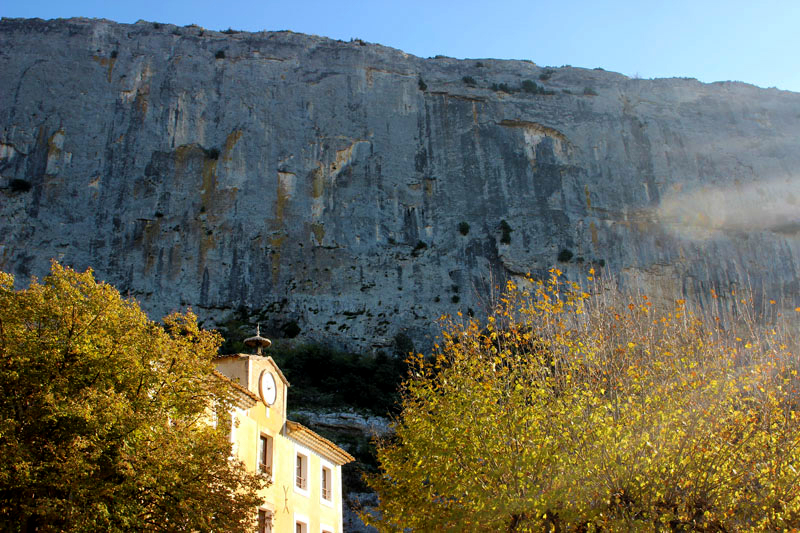 luberonfr's tweet photo. Lioux est un minuscule village situé dans le Parc Naturel Régional du Luberon au milieu de paysages à couper le souffle 😍
📌 Lioux
#lioux #provence #luberon #tourisme #travel #soleil #sud https://t.co/PgLWCAHH2A