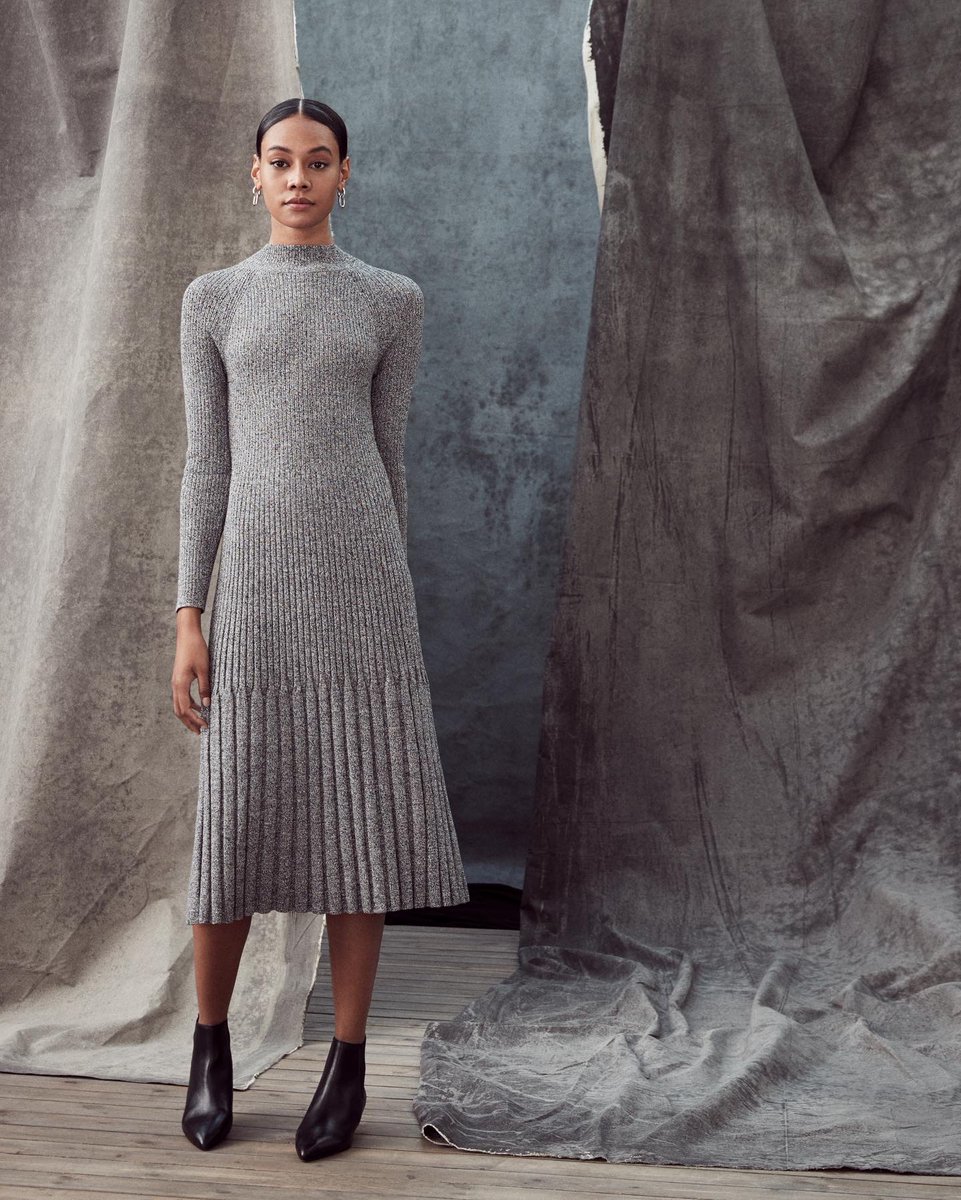 バナナ リパブリック ソフトな肌触りで優れたストレッチ性のモックネックニットワンピース は 洗濯機洗い可能でお手入れも簡単 1枚でコーディネートがキマる着映えワンピース T Co 8ddhtz5e4v