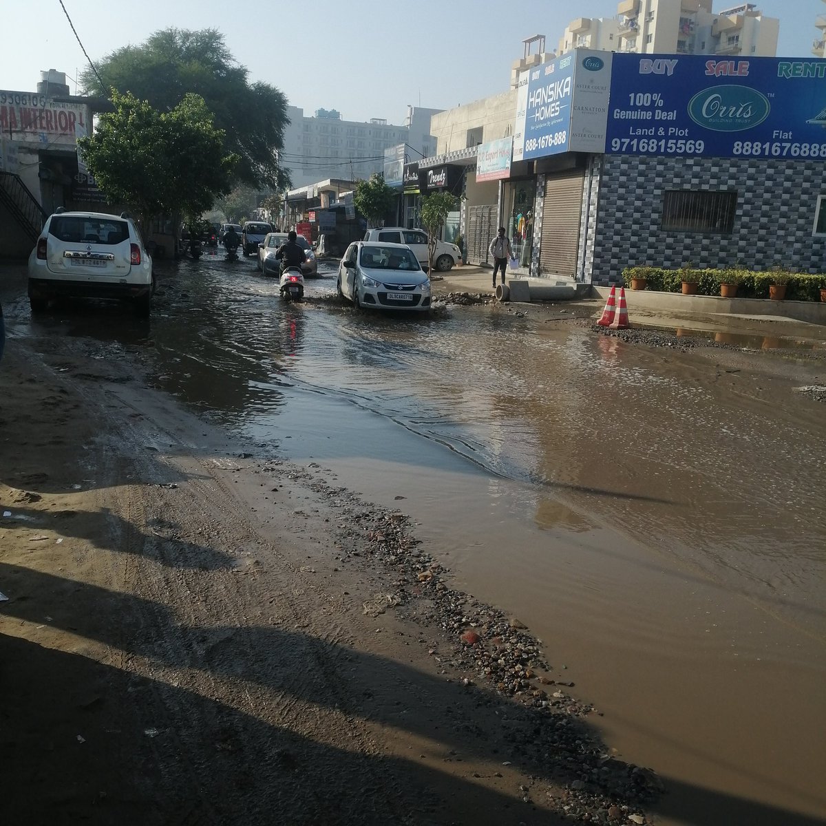 AkshayBatra2608's tweet photo. Orris Carnation sector 85 gurgaon
This was rectified 2 months ago but didn't last 2 weeks. Everyday people fall from 2 wheeler. Pedestrian having hardtime going out. Kindly do the needful. Its been more than 3 years we as residents facing this @rakeshdaultabad @cmohry @mlkhattar https://t.co/TmkjtTUPVO