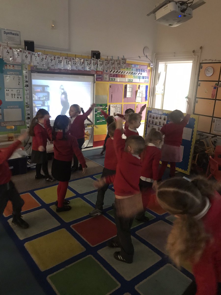 georgiaegan3's tweet photo. Our Reception bubble enjoying their virtual @ArtisFdn session this morning all about superheroes 🦸🏼‍♀️🦸🏽 @chrisdysonHT https://t.co/yTbKQUx1Dn