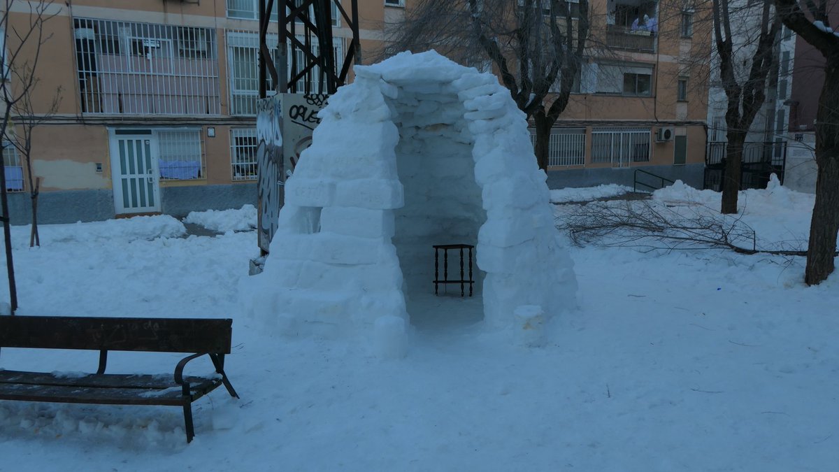TFCanadas's tweet photo. Moratalaz, Madrid, 5 días después de la gran nevada https://t.co/KrDO6g7rMA