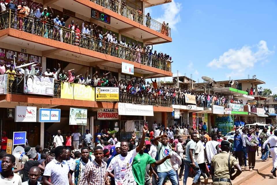 Ugobueze14's tweet photo. Save Uganda by Retweeting
As we did for #Endsars 
Together we can build Africa
#weareremovingthedictator #weareremovingthedictator https://t.co/xbeYBdWG1X