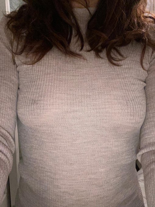 Vi piace la mia maglia @intimissimi?! #tette #tits #nobra #NoBraNoProblem #tettedelmartedi #TetteNaturali