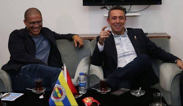 tekyolfenerorg's tweet photo. Ali Koç’un 2 dakikalık konuşmasından sonra kimyaları bozuldu 🤪

◾️Fatih Terim ve Mustafa Cengiz birbirine girdi 

◾️Ultraslan yaptığı açıklamayla galatasaray’ın transferini engelledi

◾️galatasaray’lı oyuncular ultraslanı 
takipten çıktı https://t.co/2Nc78En98L