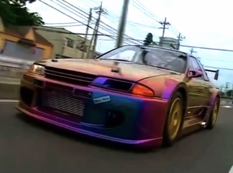 GTカー風のエアロにマジョーラカラーと超絶インパクトのあるR32