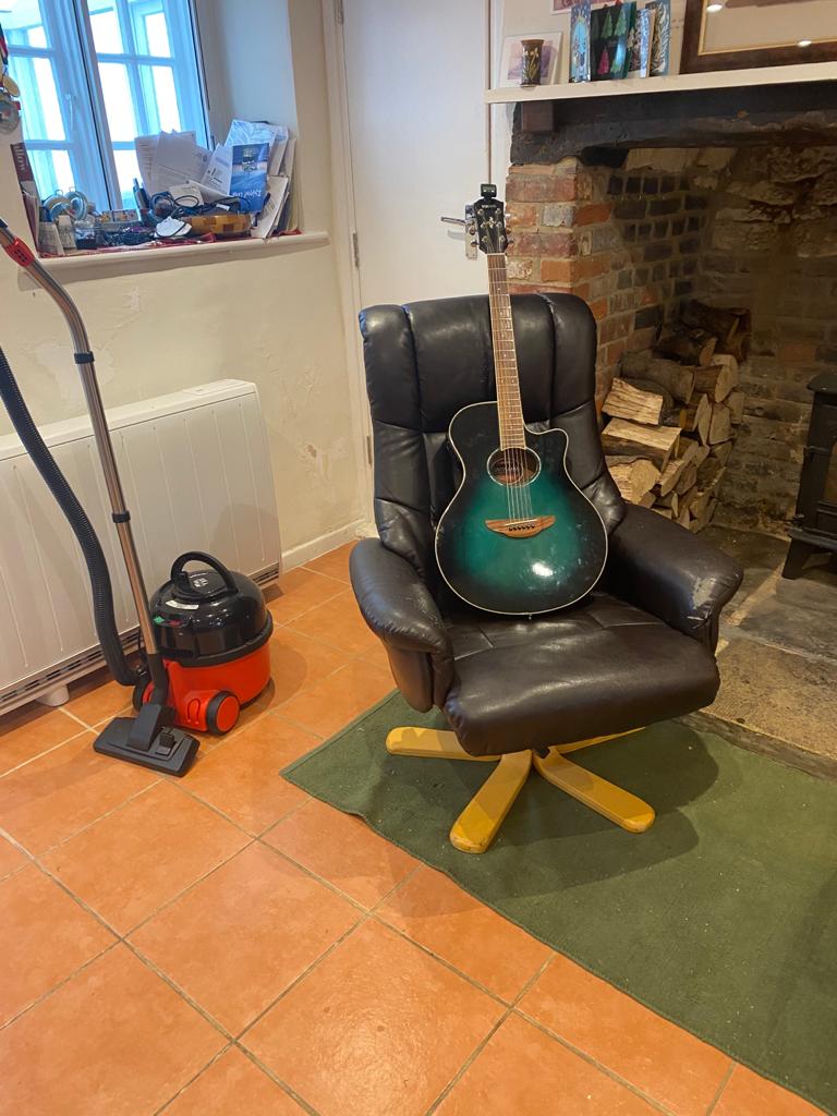 IoWBobSeely's tweet photo. @IsabelHardman Hi Isabel, there's no artifice, that where it lives, on its stand. BTW, here’s my other lovely (the Yamaha 🎸, not the hoover)😊 https://t.co/lVylenPw9h