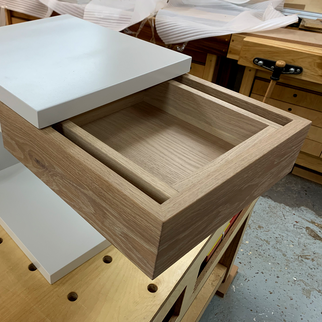 RaWoodcraft's tweet photo. clean lines on this custom pedestal unit with drawer fronts without a mitre joint or seam...
#rawoodcraft #rawood #customfurniture #furnituredesign #interiordesign #detail #handmadewithcare #wood #woodwork #woodworker #carpentry #woodworking #wooddesign #woodcraft #pedestals https://t.co/AIQr2bKPlg