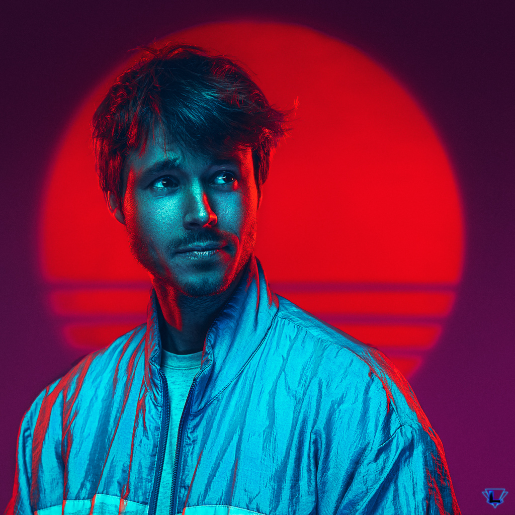 lytnim's tweet image. Salut, moi c'est Lytnim ! 
Je suis photographe et j'aime réaliser des portraits en studio avec des lumières colorées et des effets fait main.

lytnim.com

#PortfolioDay