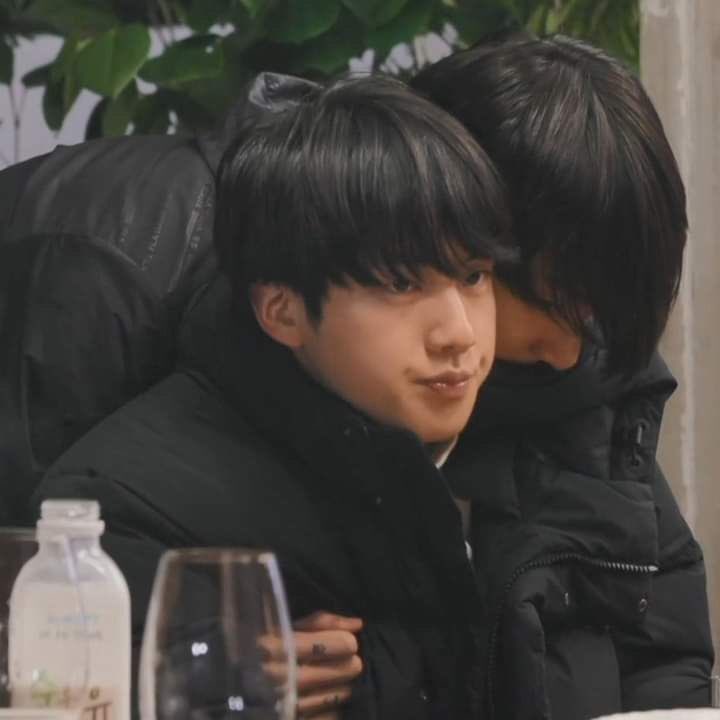 — end of thread hope you liked it ♡ in conclusion jinkook are the most chaotic but cute duo