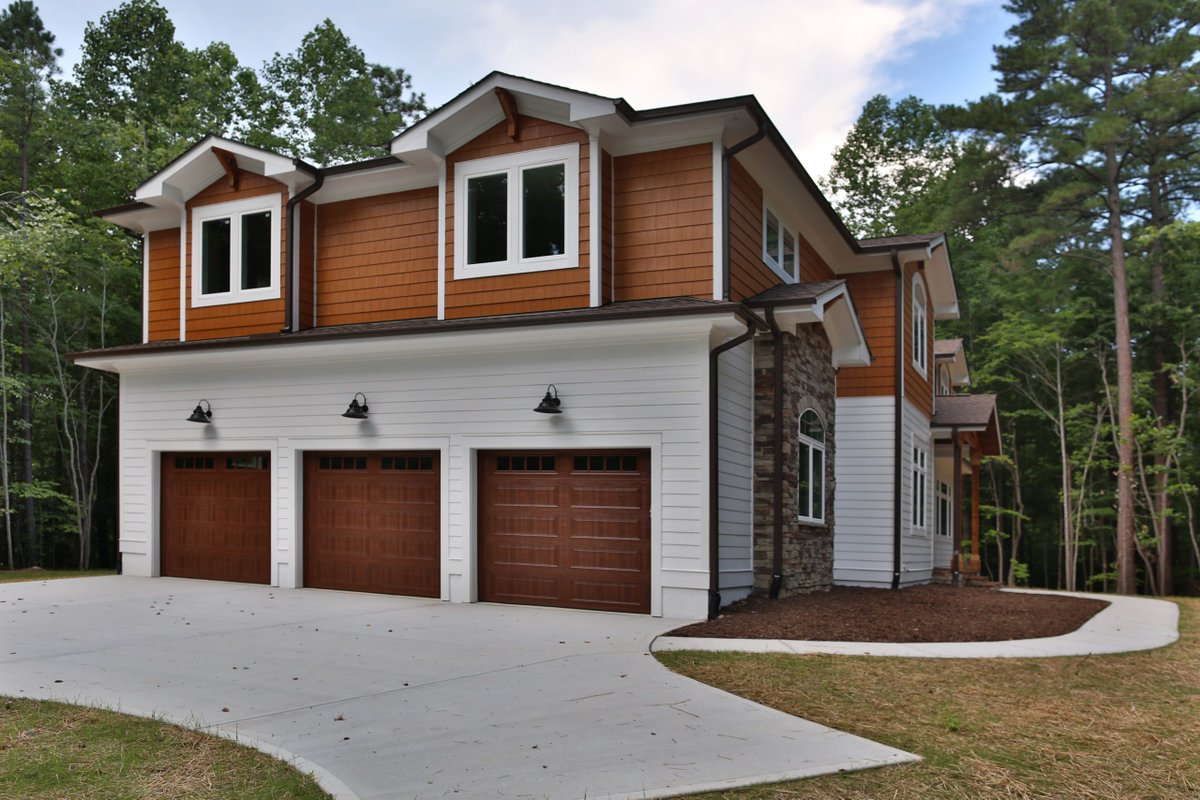 BuildBoldNC's tweet photo. Amazing what a garage door can do for the design of a home! 

It's probably the last thing you think about when deciding to build a custom home, but it's an important decision! 

Which of these garage door designs is your favorite?

https://t.co/gNYrBzr1k5 https://t.co/2VScO1gyJU