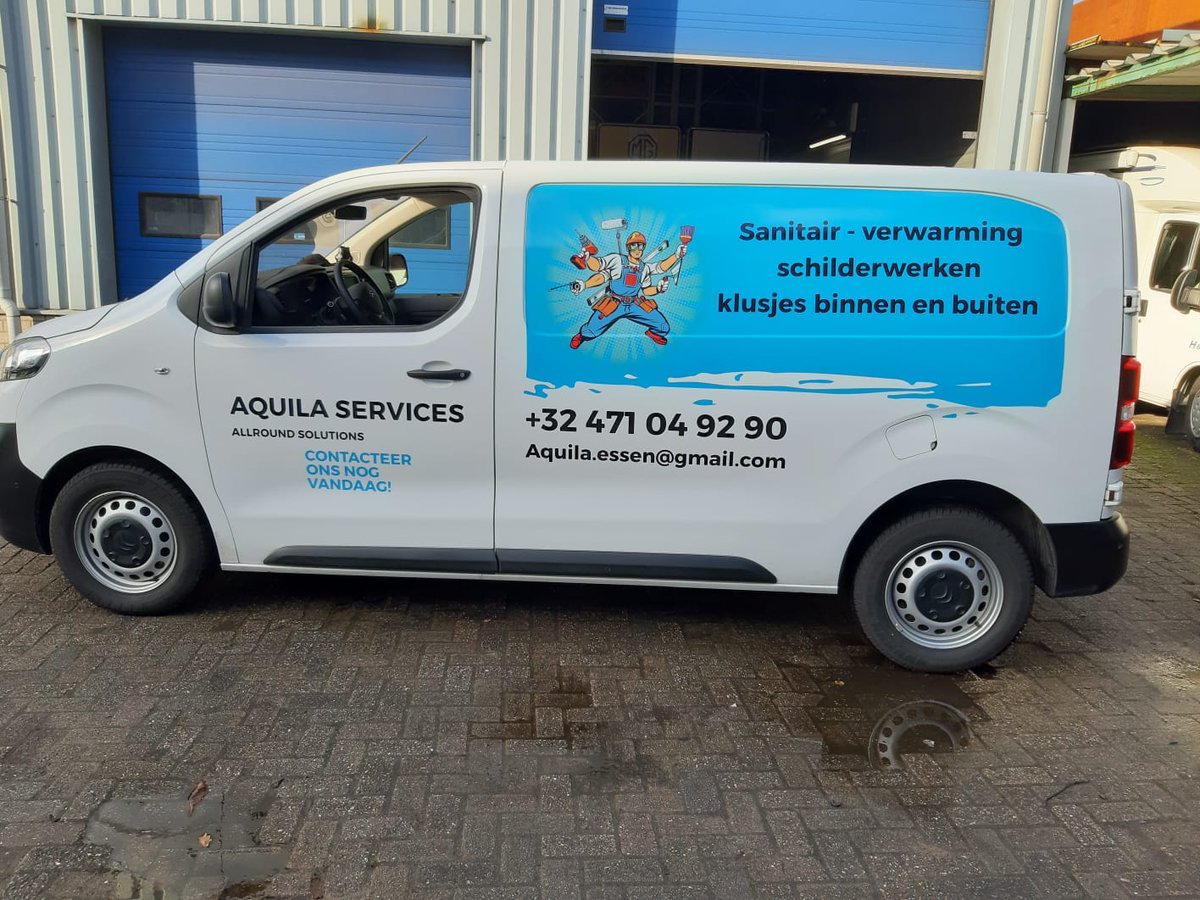 Autobeletterd's tweet photo. Niet alleen het werk van Aquila Services ziet er piekfijn uit, ook de #Citroën #Jumpy van het bedrijf is om door een ringetje te halen met deze nieuwe #autobelettering. Wil jij ook goed voor de dag komen? https://t.co/wfpa3war1z https://t.co/g9pNdl1ema