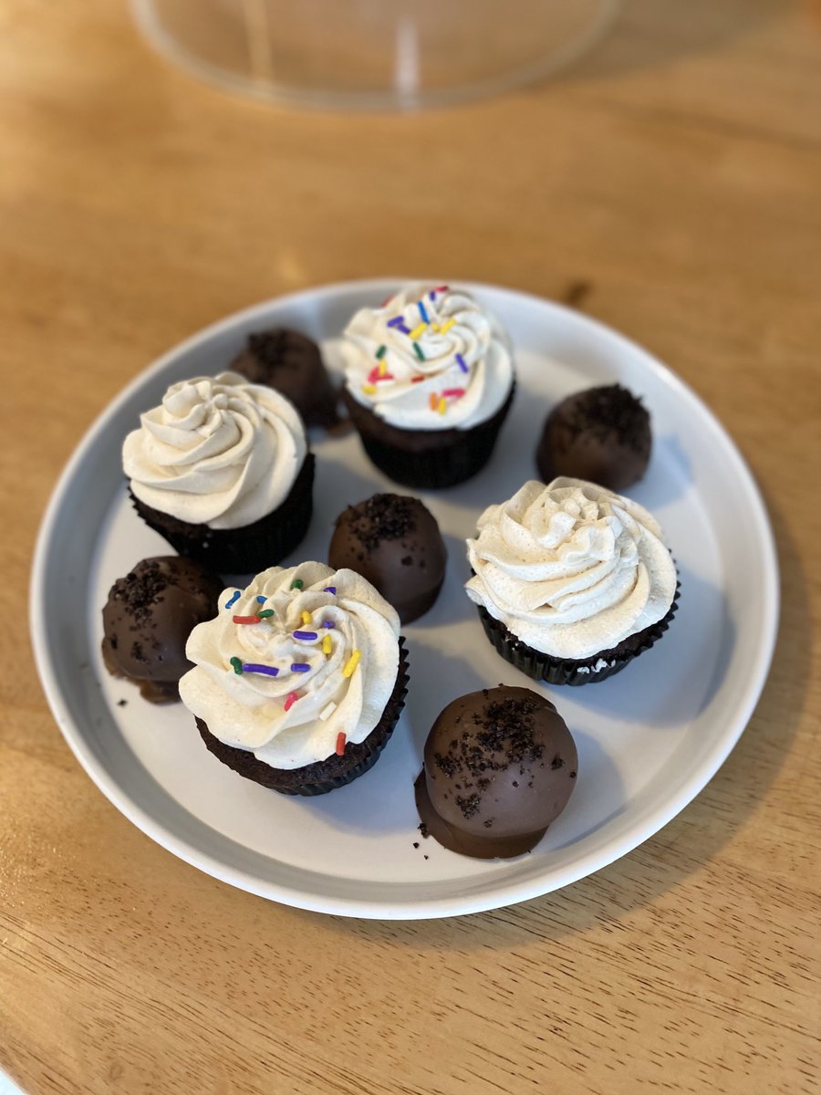 Sara Dee tweet media