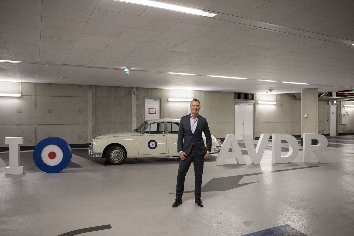 avdr_nl's tweet photo. Gisteren was de Academie voor de Rechtspraktijk te gast bij Stibbe in Amsterdam om IJsbrand Cornelis van Straten te fotograferen voor de serie ondernemersrecht die binnenkort wordt gepubliceerd. Houdt onze site https://t.co/m3onLw36cI in de gate. https://t.co/a3gJSozPhL