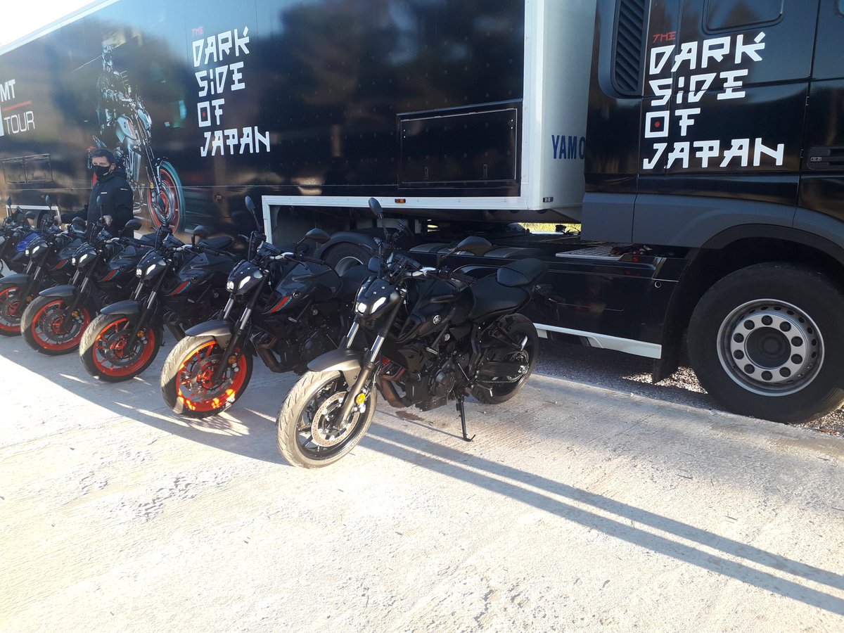 fraconalv's tweet photo. 15° acompañan hoy el #MTtest de la @YamahaMotorEU MT-07 en @paradores #Golf #ElSaler y todo preparado.
Un día precioso para disfrutar de la zona y de la conducción de esta máquina.
Me encanta este #DarkSideOfJapan
Tengo que volver a comprarme una moto... https://t.co/jQhEdnkkPt