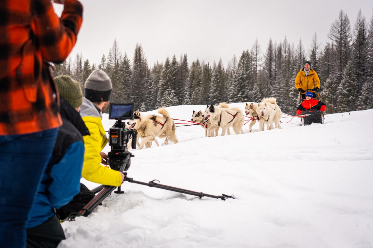 ManiosDigital's tweet photo. Behind the scenes with #implementproductions at #skiwhitefish for their recently released #winteranthem video, part of a campaign for #visitmontana! Implement Productions use the Focus 22 Smart Deployment System and Focus 12 Red Lock #cartonitripod

#cartonisocial #setlife https://t.co/ajuJXQYiMW