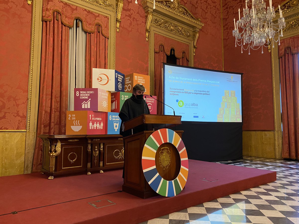 respon_cat's tweet photo. Acte #PremisResponcat2020 premi a la trajectòria en #RSE per a empreses mitjanes i petites per a @associacioAlba Maite Trepat “ens inspirem d’altres empreses de totes mides i sectors que gestionen responsablement, per ser motor de canvi cap a una societat mes justa i inclusiva” https://t.co/ulUxYLK59P