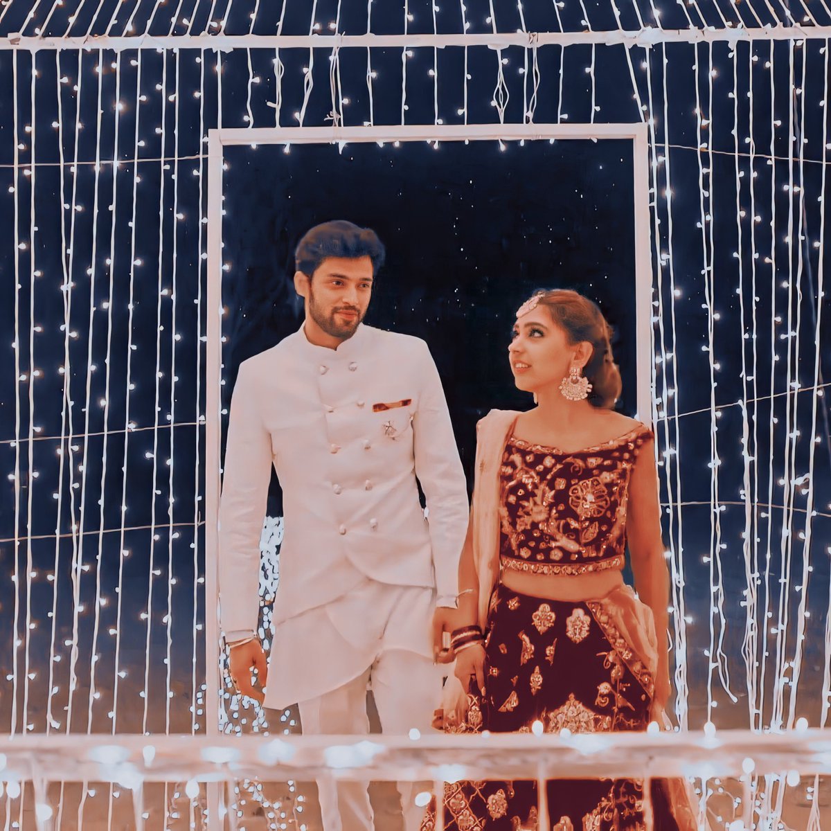 AishaRambles's tweet photo. They deserve a proper Desi Wedding!😩❤
@justvoot 👀
#ParthSamthaan #NitiTaylor #ManikMalhotra #NandiniMurthy #kaisiyehyaariaan #Manan #KYYS4OnVootWithPaNiAsMaNan https://t.co/AA3jISiS0X