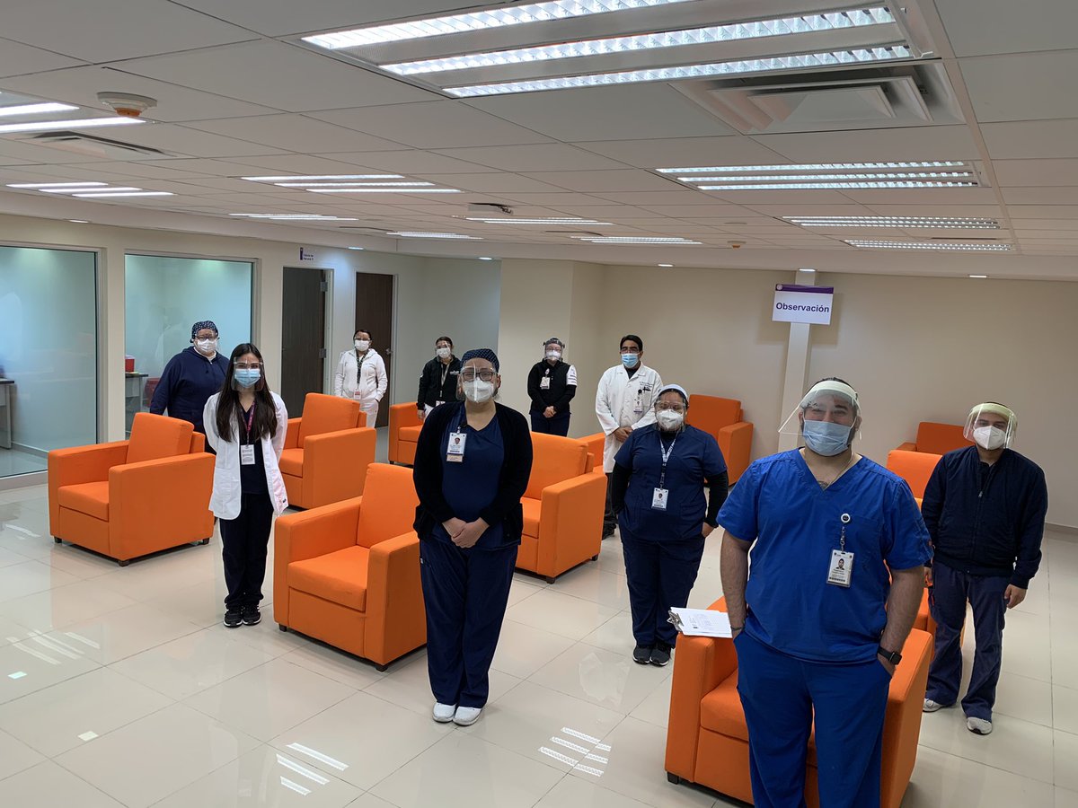 Hoy empezamos a vacunar al personal de salud en las instalaciones del HU; de un lado del edificio atendemos a pacientes con #COVID y del otro lado vacunamos para detener la pandemia. Es un momento histórico para nuestra comunidad médica.
#sciencewillwin #HUstrong