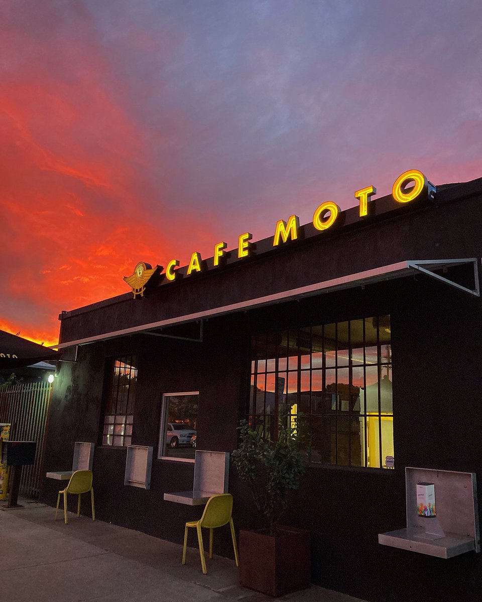 It’s a beautiful day in our neighborhood. 💛🖤 #BarrioLogan #CafeMoto CafeMoto.com 
.
.
.
#SanDiego #CafeMotoCoffee #California #Sunrise #morningcoffee #cupofjoe #moto #sandiegolife #SanDiegoCoffee #SanDiego_Ca #SDCoffee #chicanopark