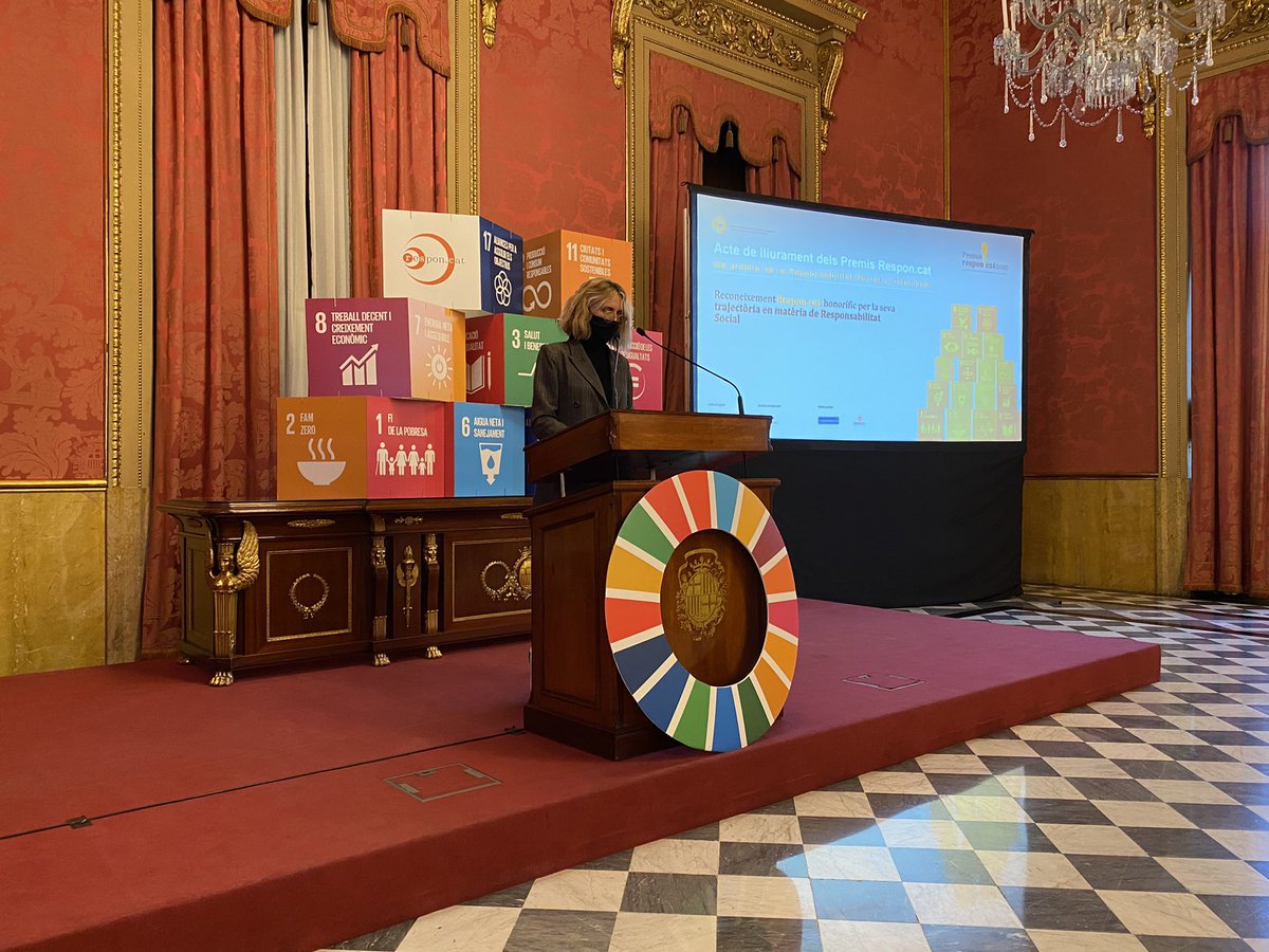 respon_cat's tweet photo. Acte #PremisResponcat2020 reconeixement honorífic per la seva trajectòria en #responsabilitatsocial de la ma de @juditmasco “@DrSantacreu és impulsor d’un gran nombre de projectes, fundacions, iniciatives... sempre amb l’objectiu de generar impacte social i ambiental” https://t.co/uLZpfqxfLY