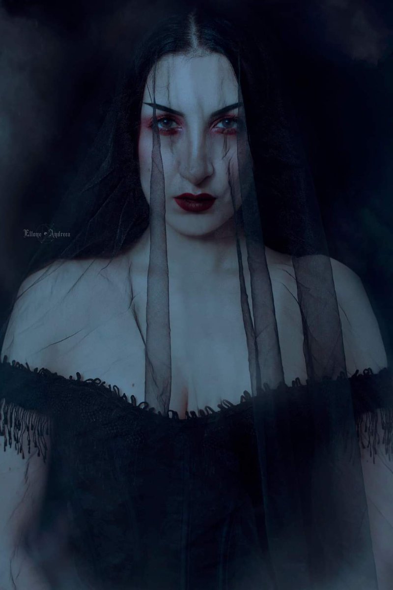 GothicaLynda's tweet photo. https://t.co/f2qO1jqQem