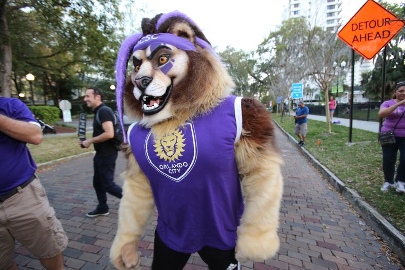 im_yikyak's tweet photo. As long as Duquesne's new mascot doesnt show up to school as my new D.A.R.E. officer, or is some pegasus knock-off, we should be set #GoDuQs https://t.co/iQ5G1K5coJ