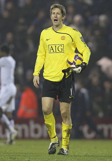 La saison 08/09 est celle de tous les records pour Van Der Sar ! 27/01  : 5-0 c. West Brom 11e match (1032min) sans encaisser. Record de Cech (2005) battu 31/01  1-0 c. Everton  12e match (1122 min). Record en Angleterre de Death (1979) battu  #MUFC