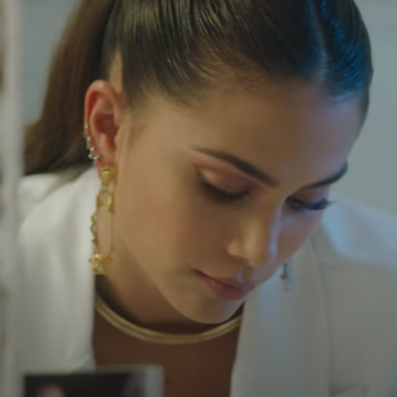 GreeicyNews's tweet photo. 💿 ¿Qué se sabe sobre el segundo disco de Greeicy? 💿

• Llevará por nombre “La Carta”.
• Será lanzado en la primera mitad del año. 
• Están confirmadas 11 canciones, pero puede que se agreguen más. 
• Lo describe como “Una carta sobre la vida que le entrega a las personas". https://t.co/t8zXo1w498