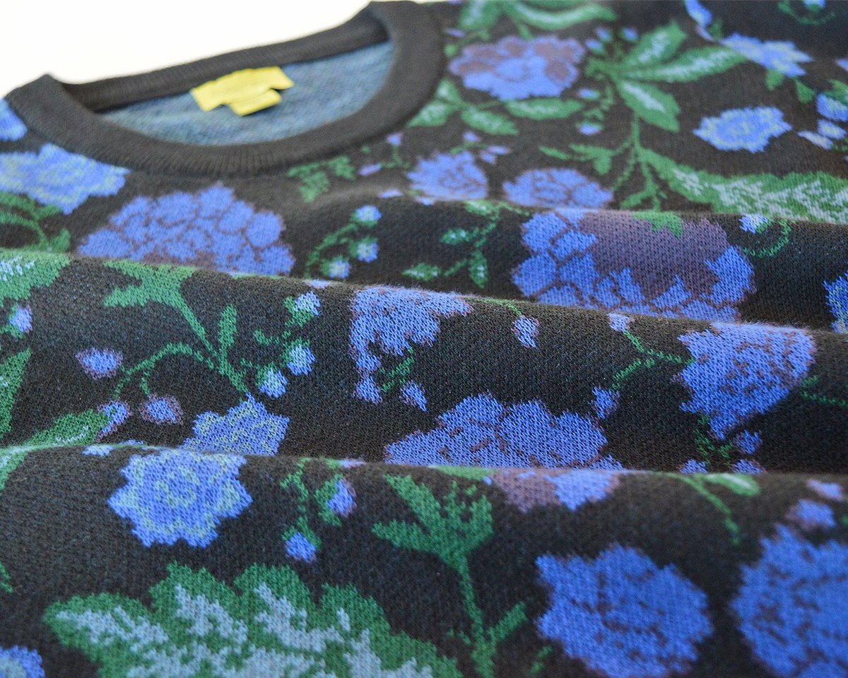 poplinandco's tweet photo. This sweater uses 6 different colored yarns to create our Midnight Botanical pattern. #midnightbotanical #botanicalart #botanicalprint #botanicalsweater #wintersweater #fallsweater #pullover #patternedsweater #retrosweater #floralsweater #menssweater #mensfallstyle #ethicallymade https://t.co/eszUbpebtg