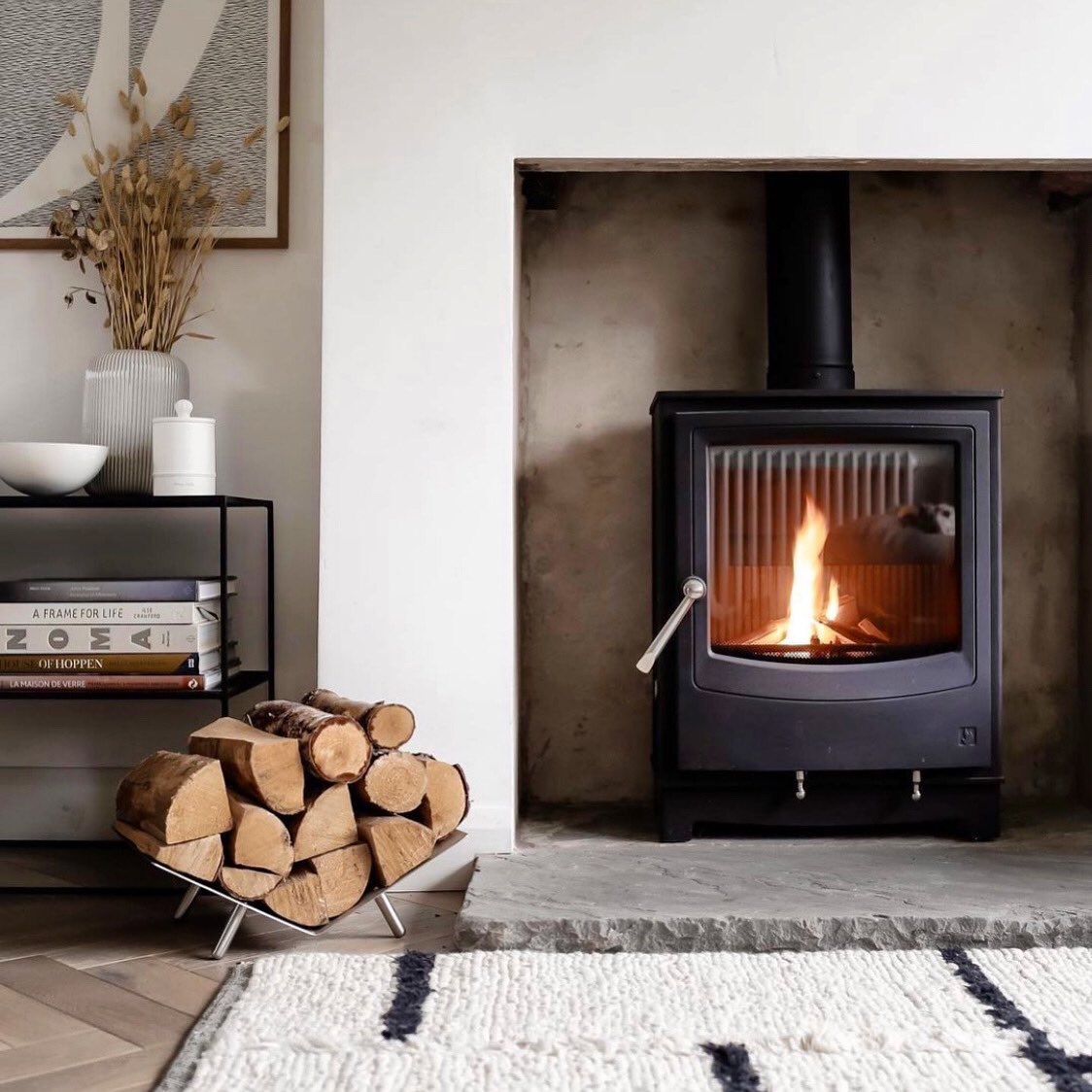 select_stoves's tweet image. This beautiful stove from @aradastoves is certainly making us feel warm on this freezing January afternoon! If you’re not feeling the heat get in touch today to find out how we can help get your home toasty again 🔥